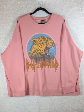 Terra & Sky Pink Graphic Crewneck Sweatshirt with Leopard Motif